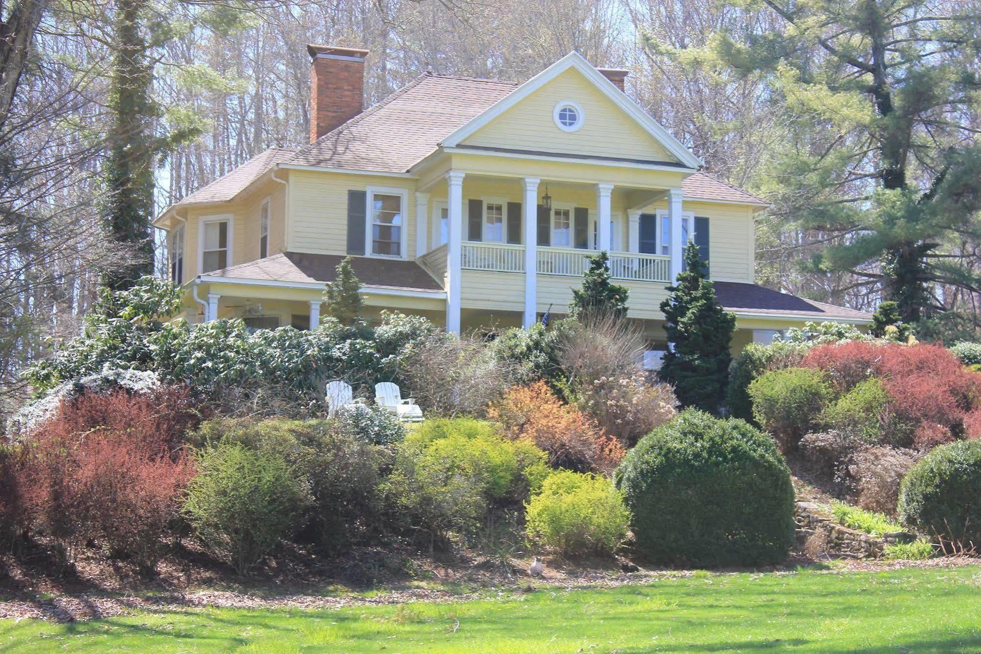 The Yellow House On Plott Creek Waynesville Bagian luar foto