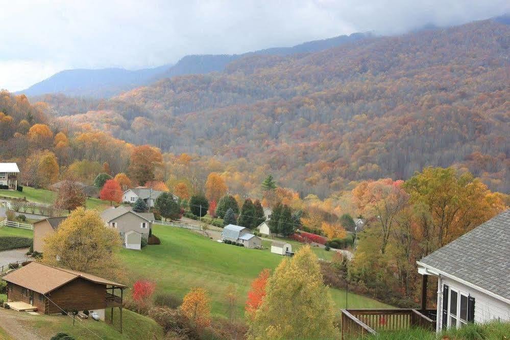The Yellow House On Plott Creek Waynesville Bagian luar foto